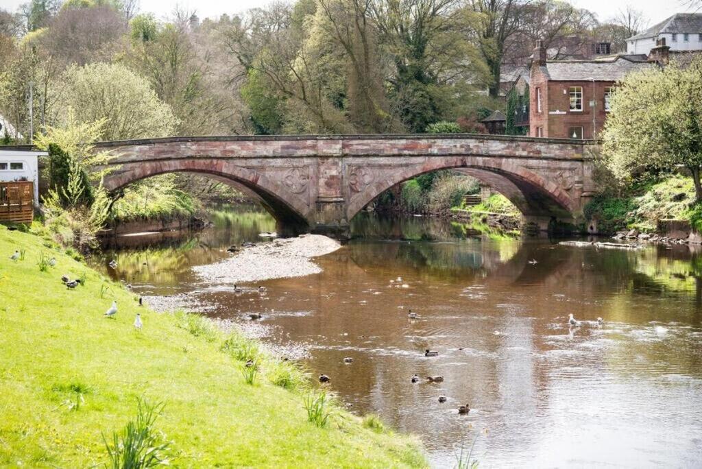 Quirky Cottage In The Centre Of Penrith With A Hot Tub Eksteriør bilde